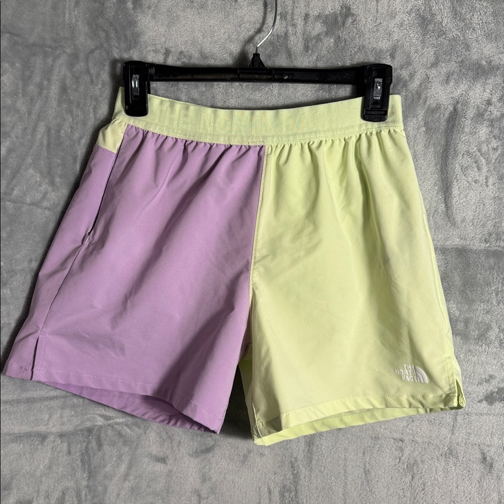The North Face wander shorts women size small‎ Two-Tone Athletic Shorts